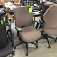 USED TASK CHAIR - BROWN QTY:1