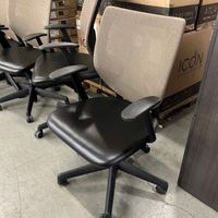USED KEILHAUER SIMPLE MEETING CHAIR QTY:2