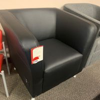 FUZE LEATHER CHAIR W BUILT-IN POWER QTY:1